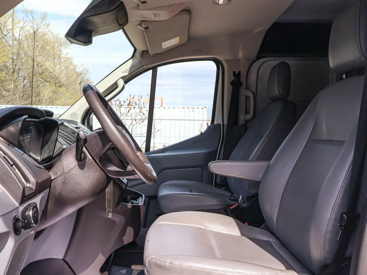 Ford Transit снимка Ford Transit