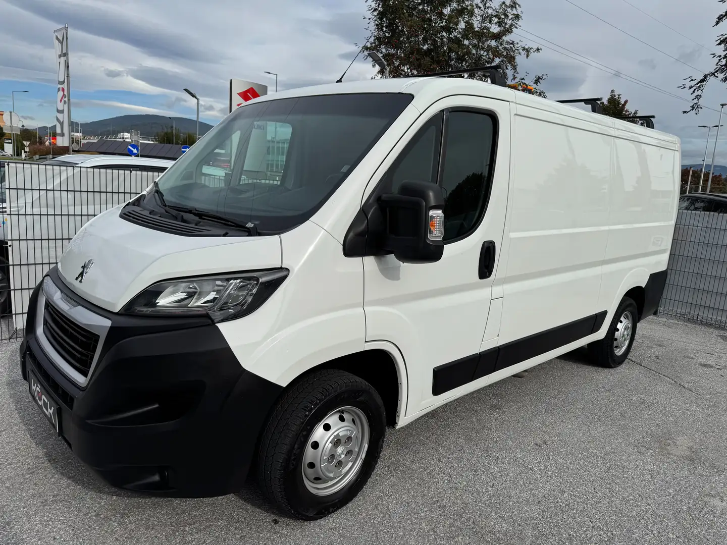Peugeot Boxer 333 L2H1 Pro BlueHDi 130 Weiß - 2