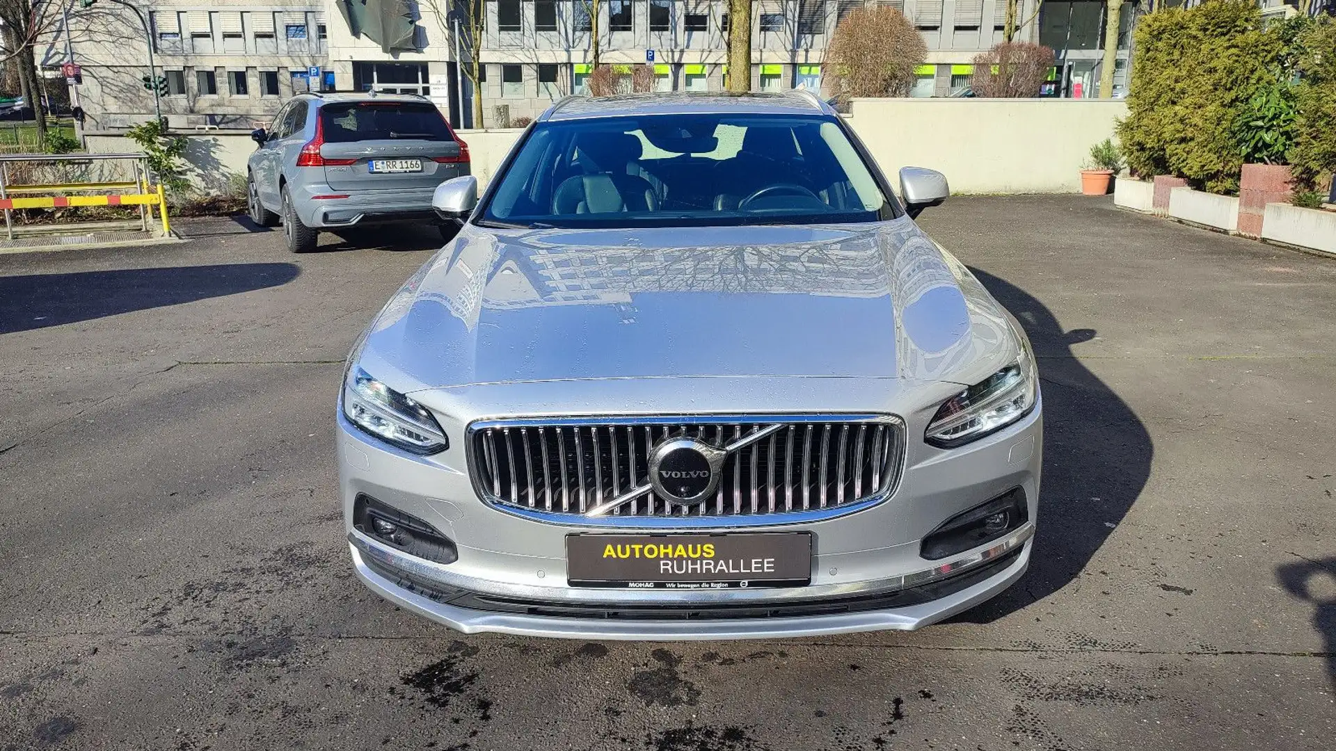 Volvo V90 Kombi Inscription AWD,Leder, Navi, Pano Срібний - 2