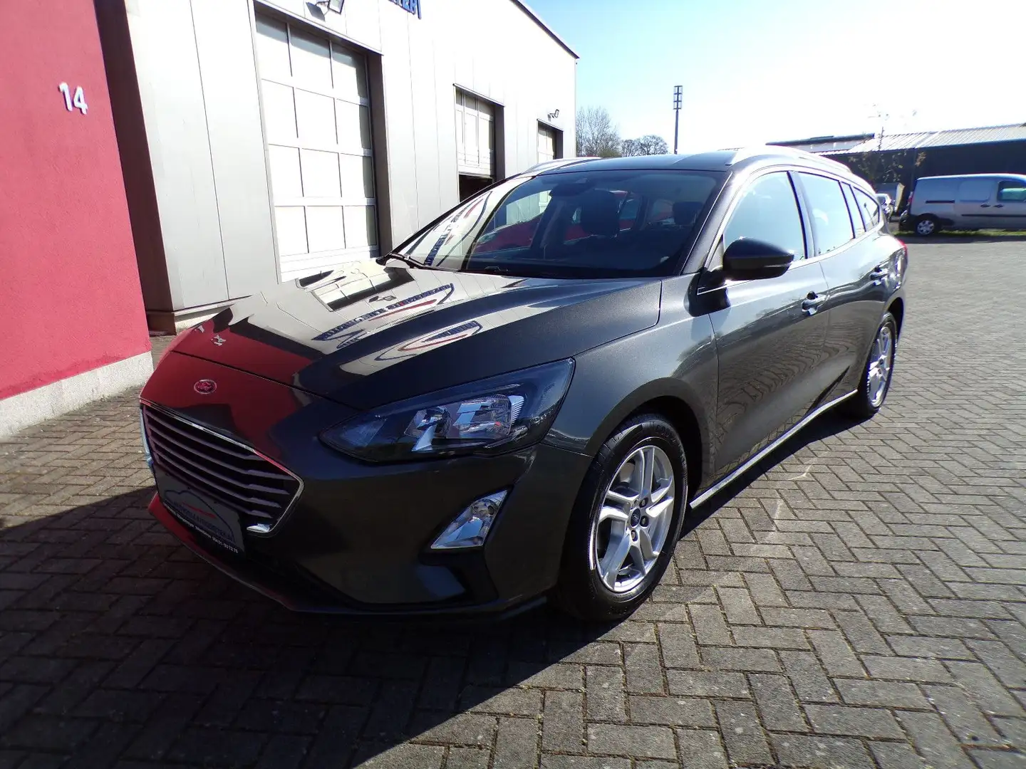 Ford Focus Turnier Cool & Connect Gris - 1