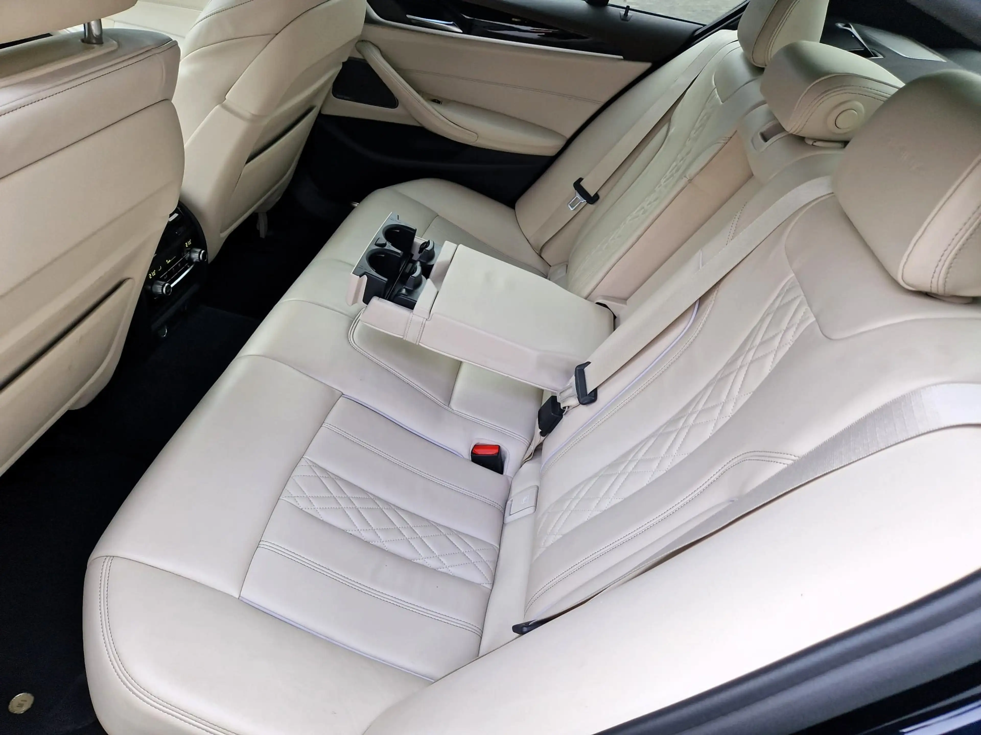 Alpina B5 B5 4.4 BiTurbo V8 Allrad Switch-Tronic — photo 11