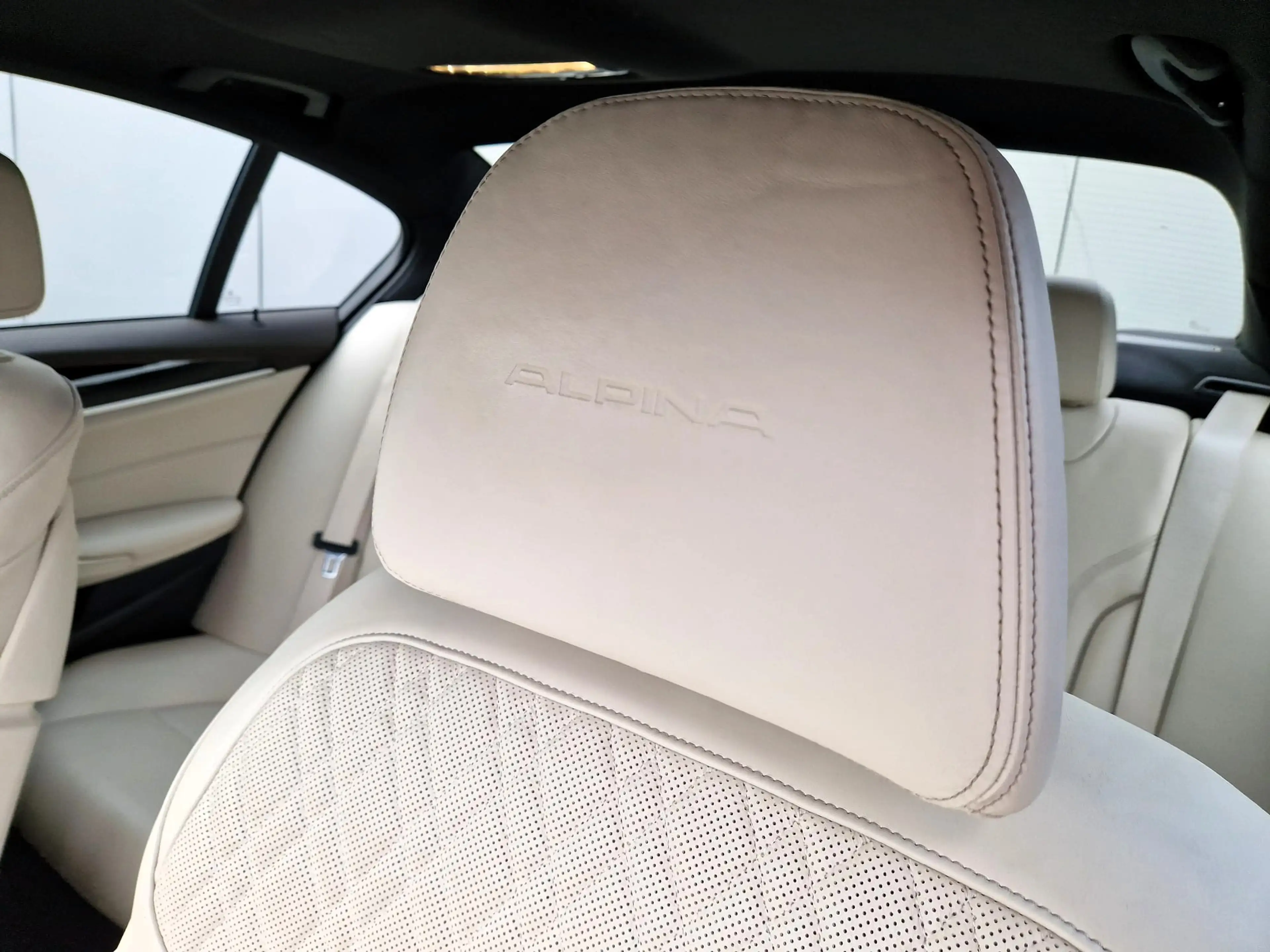 Alpina B5 B5 4.4 BiTurbo V8 Allrad Switch-Tronic — photo 13