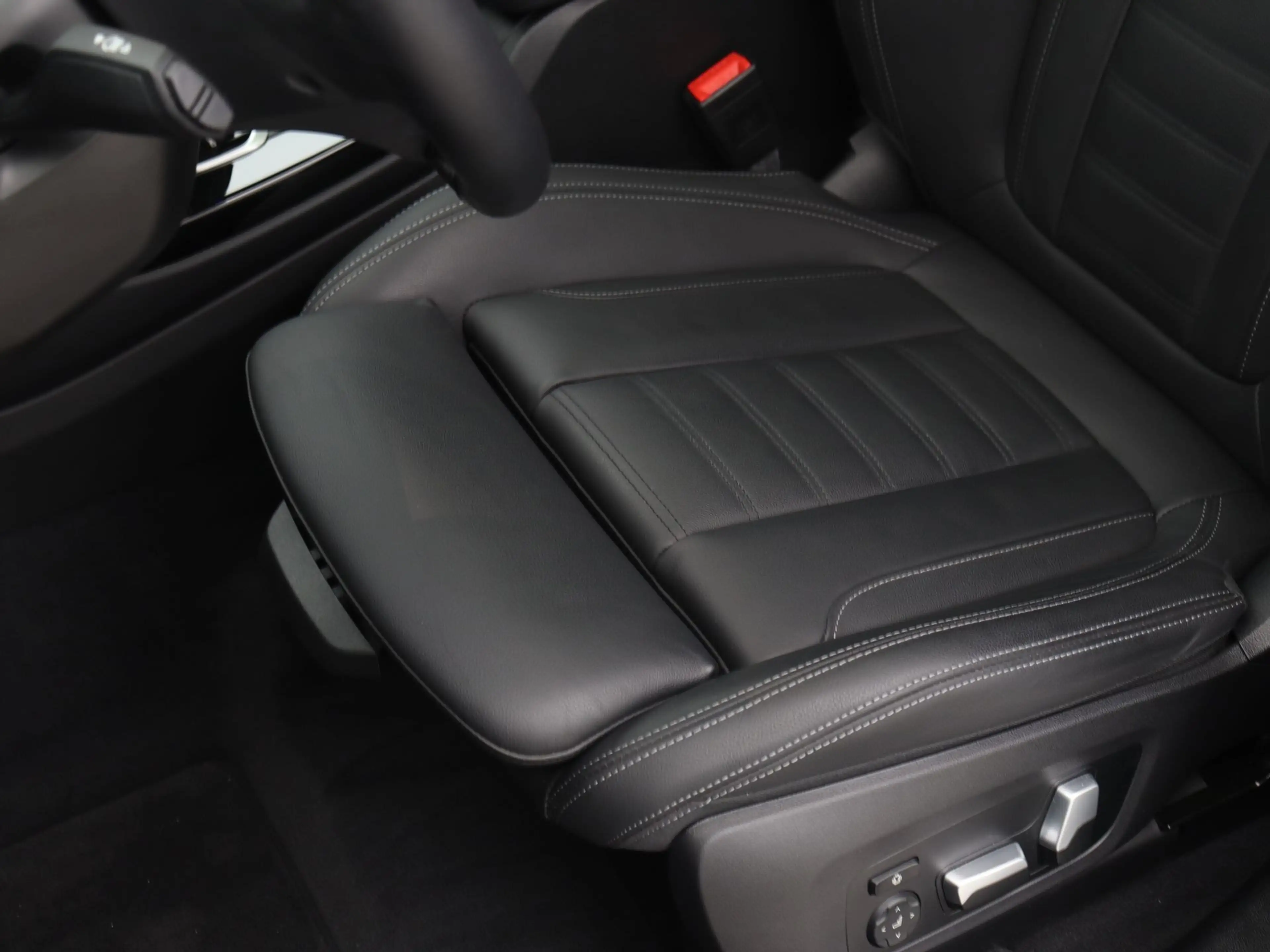BMW iX3 High Executive 80 kWh — photo 13