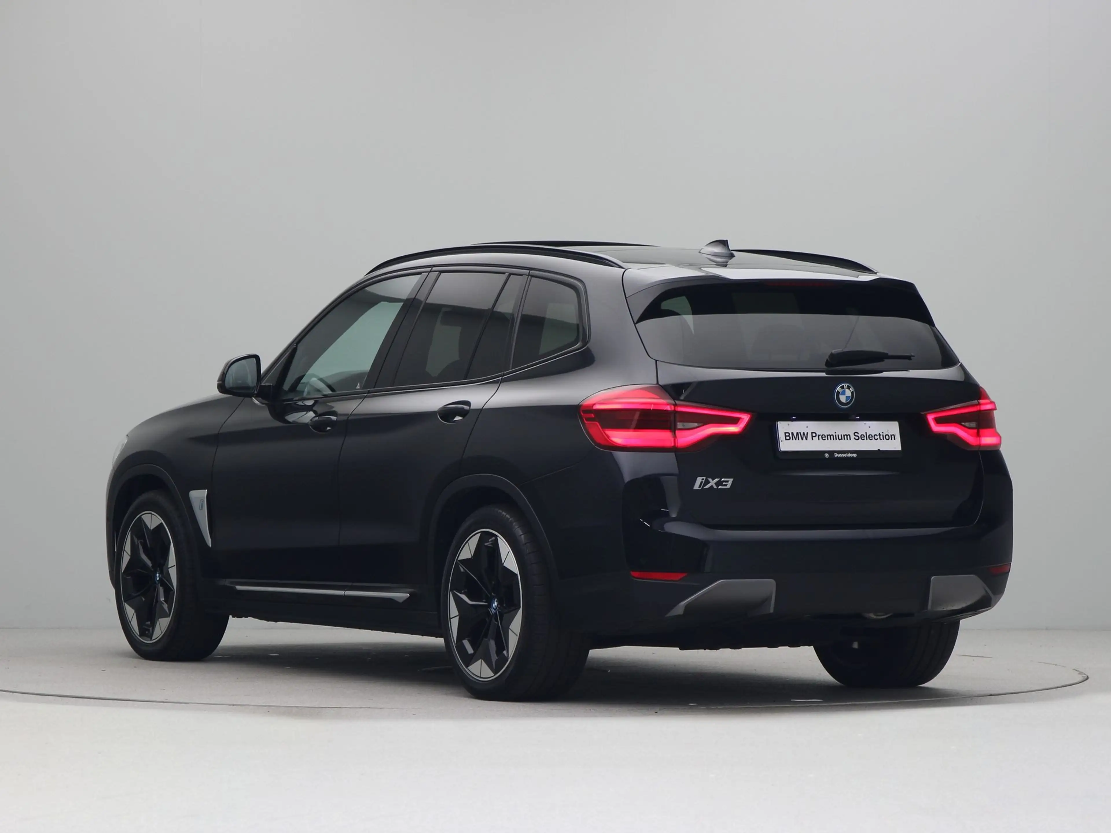 BMW iX3 High Executive 80 kWh — photo 10