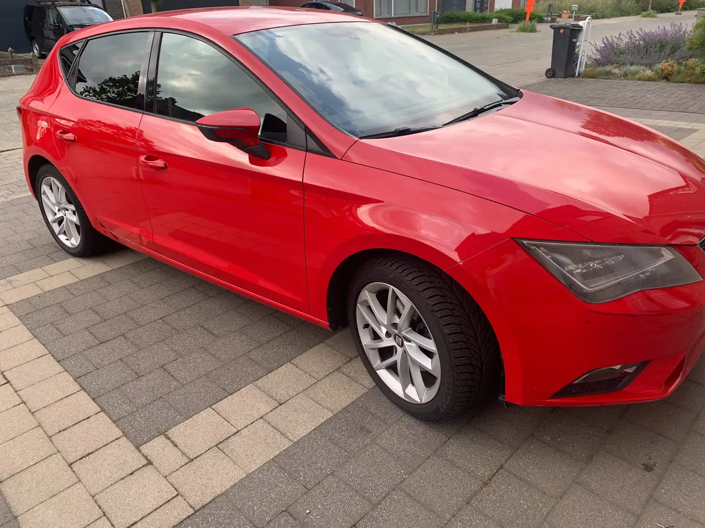 SEAT Leon Leon 1.2 TSI Ecomotive Style Piros - 2