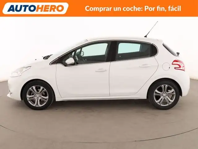Peugeot 208 view 3