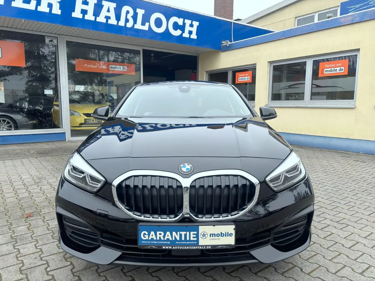 BMW 118 i Advantage Auto*Navi*LED*Head-Up*1-Hand*TOP! Schwarz - 2