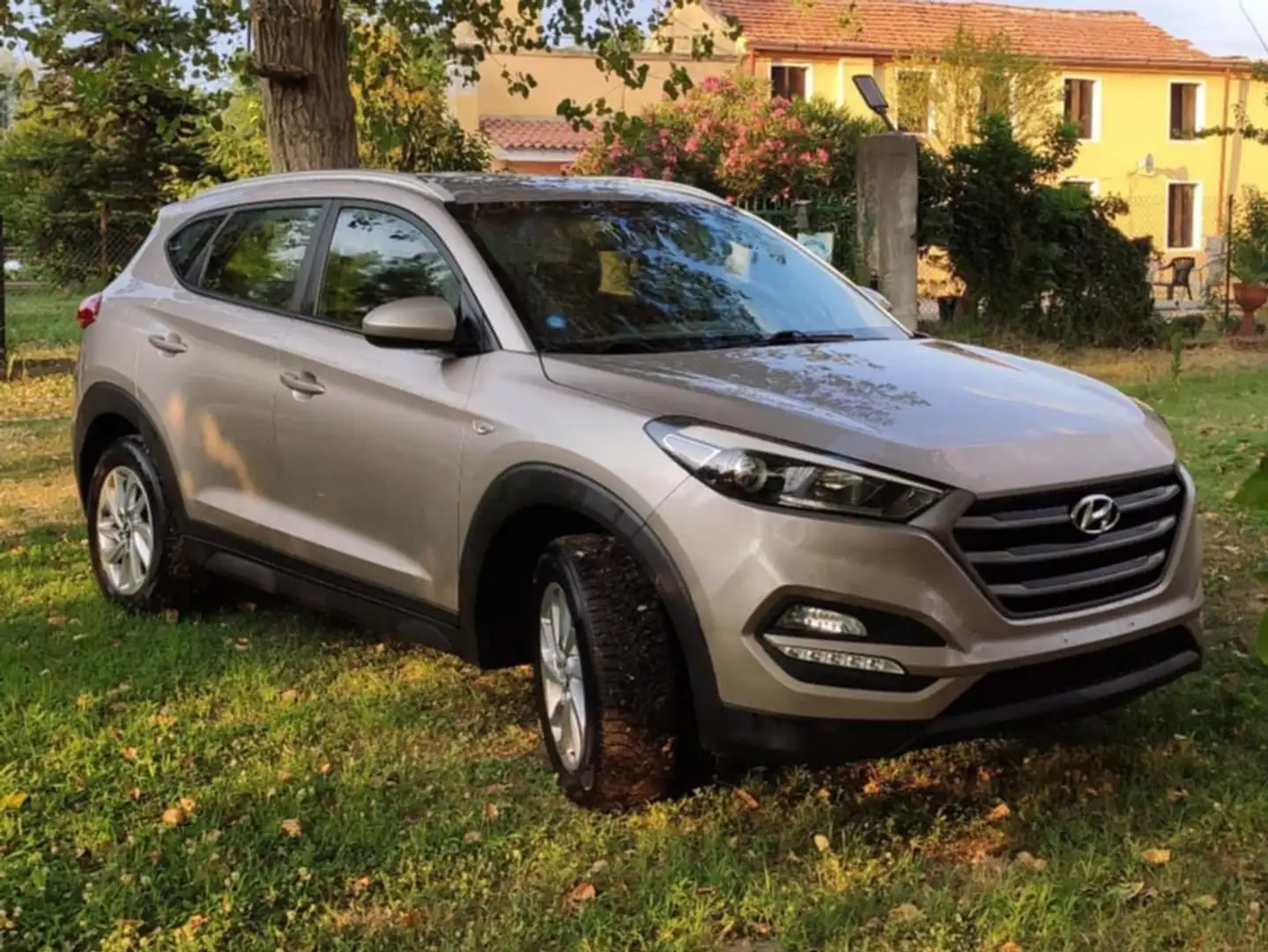 Hyundai TUCSON Tucson II 2015 1.7 crdi Sound 2wd 141cv dct Bronzo - 1