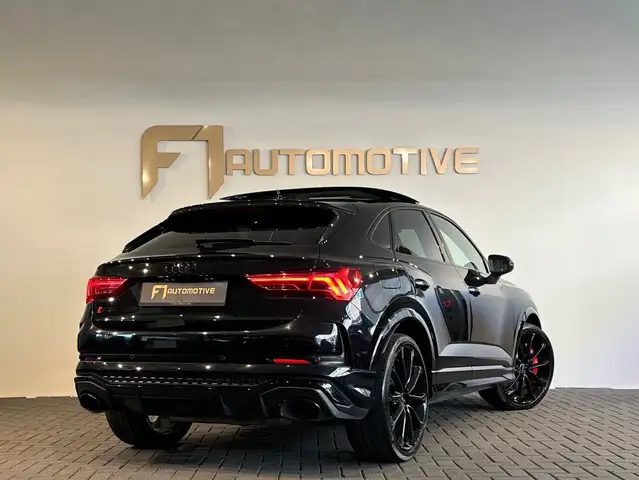 Audi RS Q3 view 3