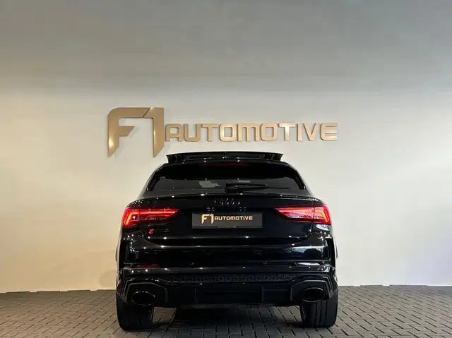 Audi RS Q3 view 11