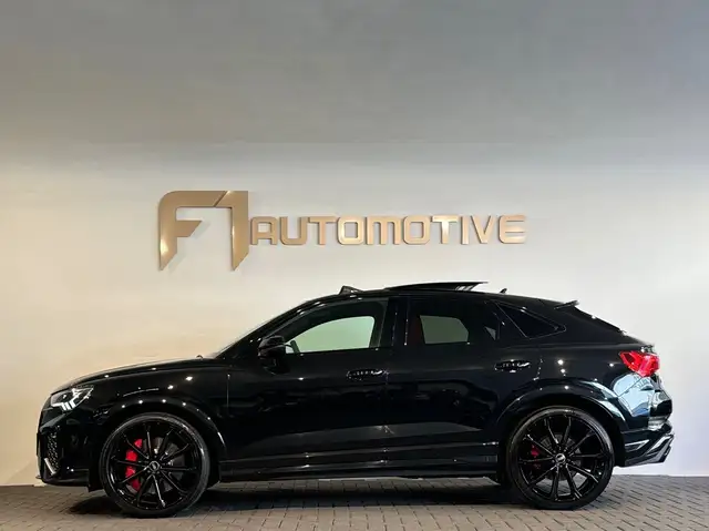 Audi RS Q3 view 10