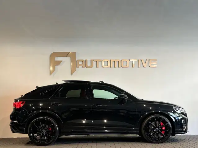 Audi RS Q3 view 12