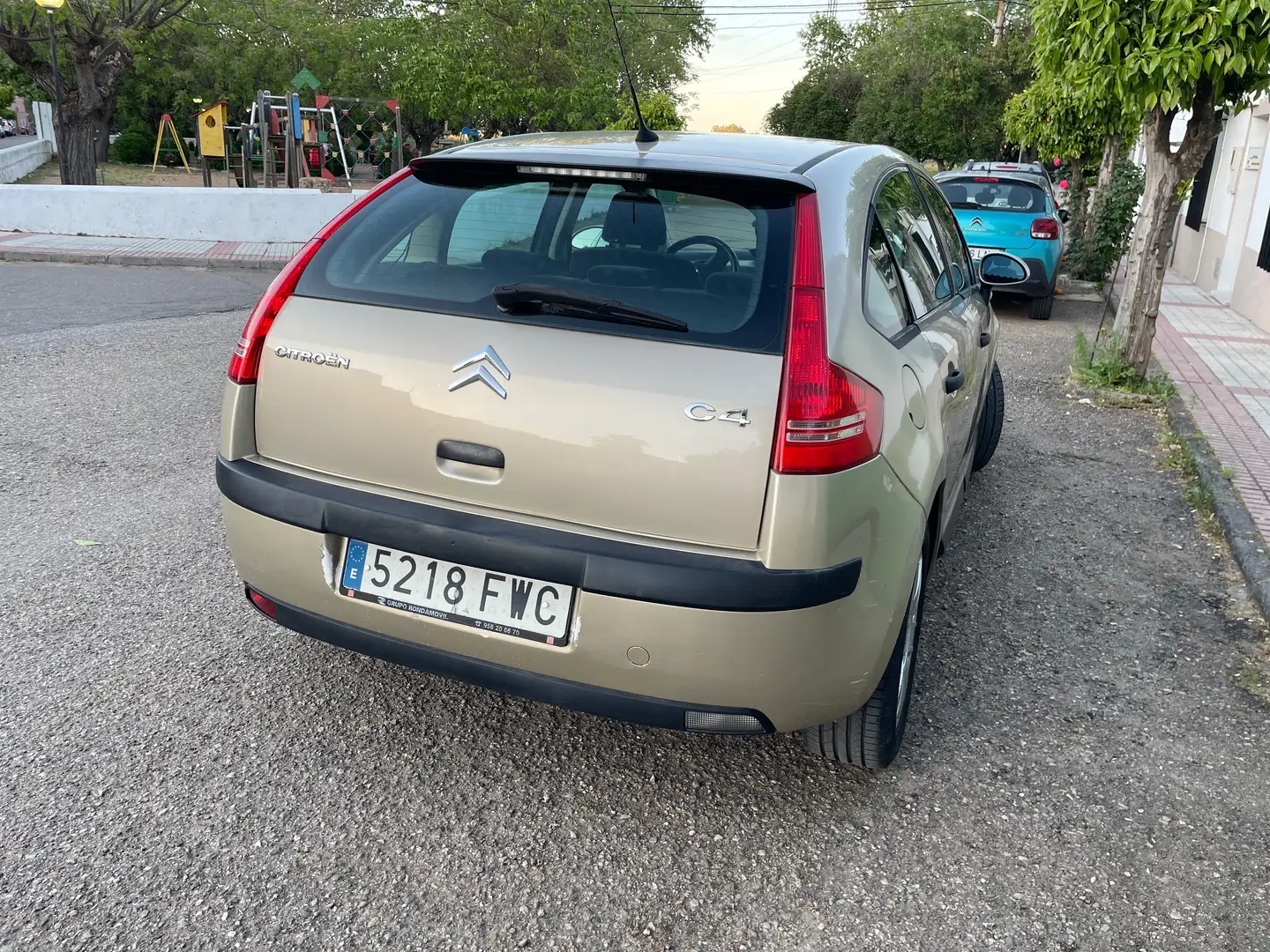 Citroen C4 C4 1.6HDI Collection 110 Collection Oro - 2