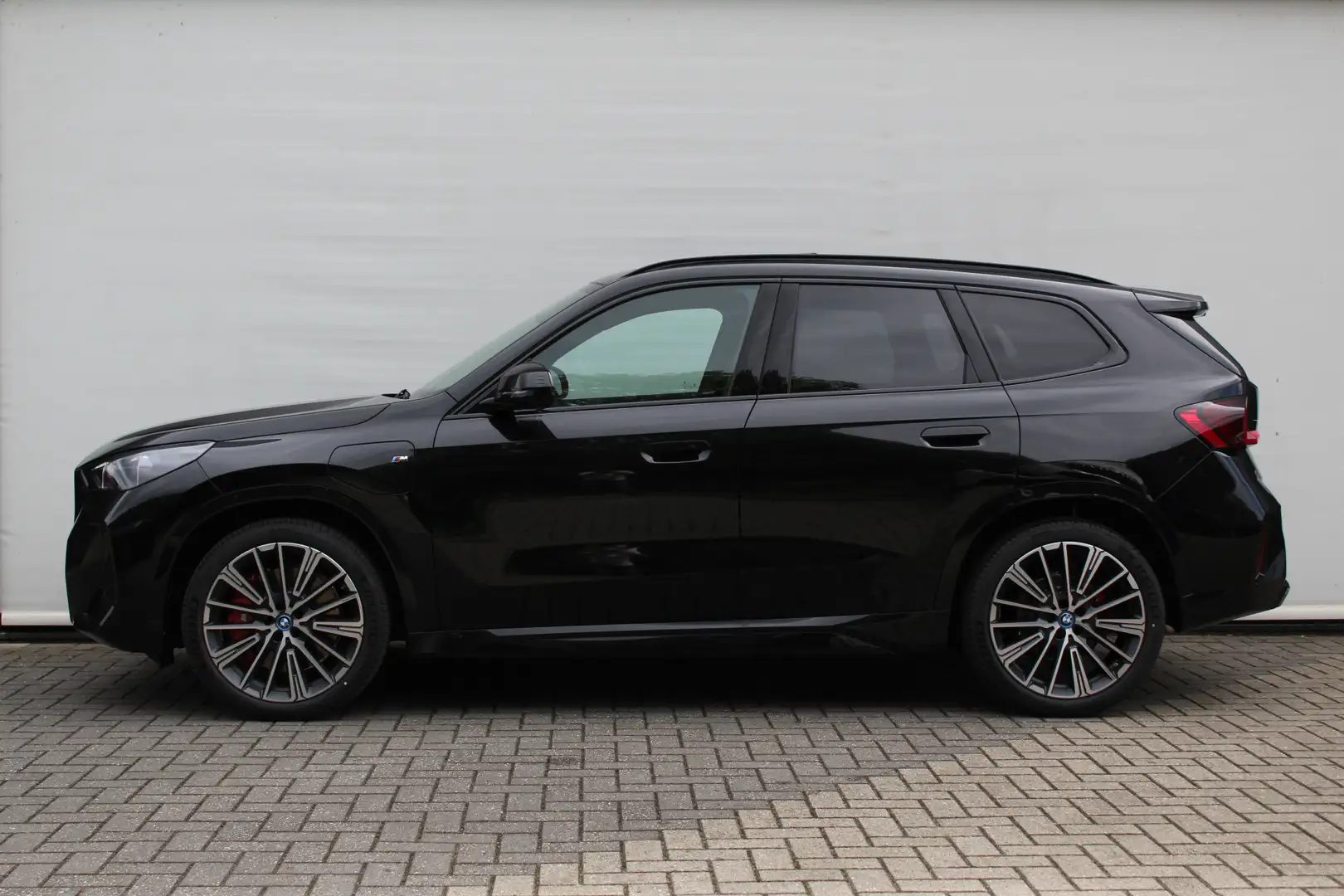 BMW X1 xDrive25e High Executive M Sport Automaat / Panora Zwart - 2
