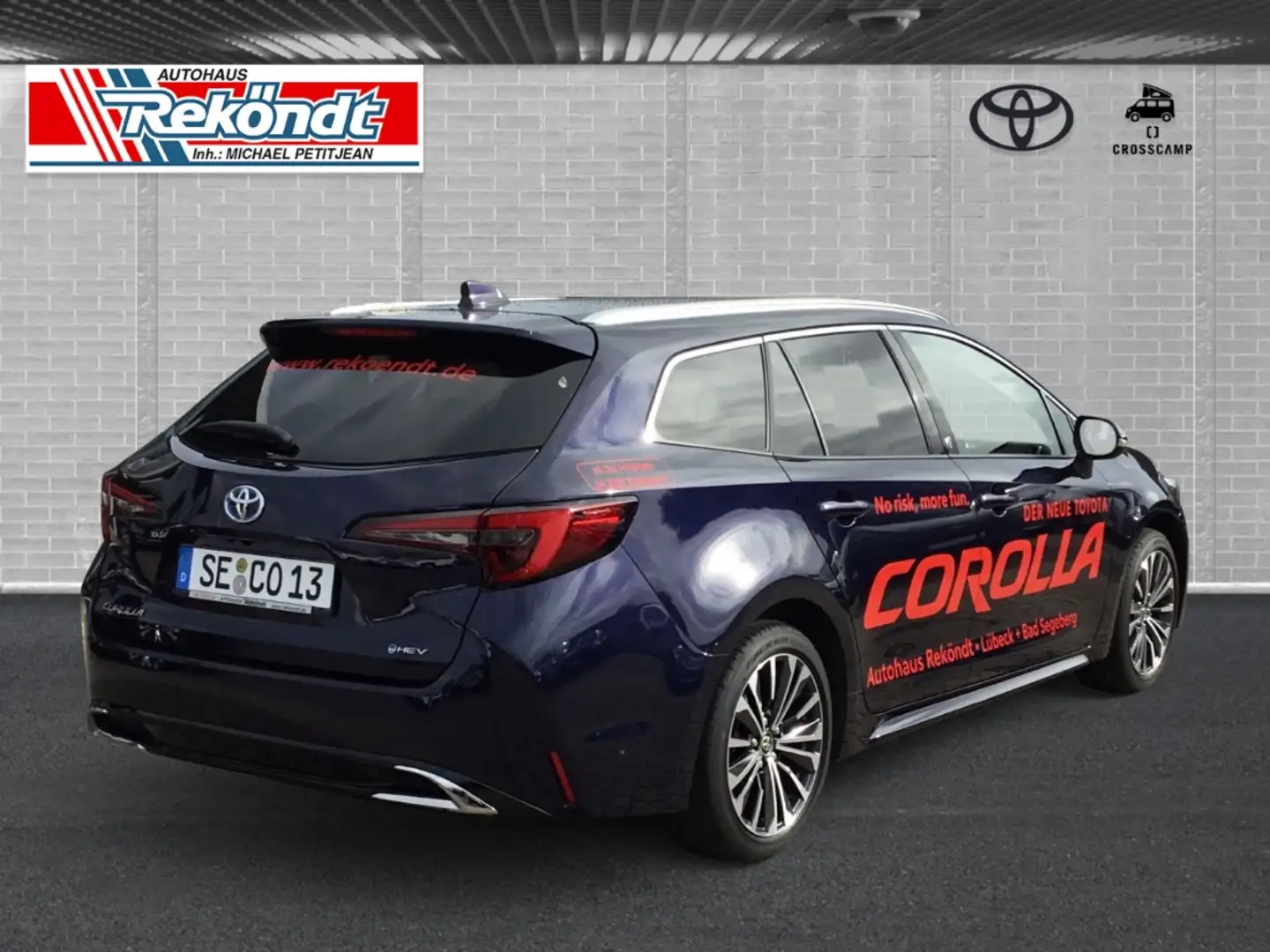 Toyota Corolla Touring Sports 2.0 Hybrid Team Deutschland ACC RFK Blau - 2