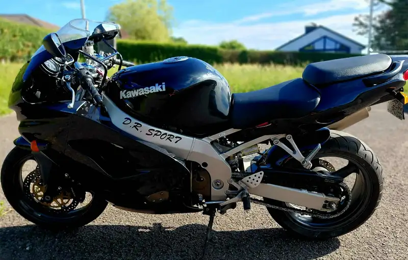 Kawasaki Ninja ZX-9R - foto 3