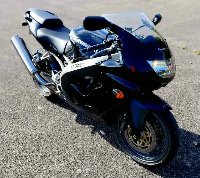 Kawasaki Ninja ZX-9R - foto 2