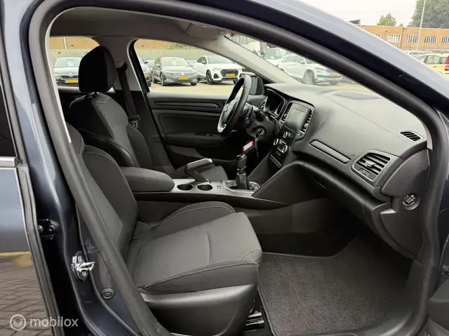 Renault Megane view 14