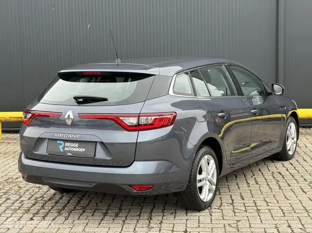 Renault Megane view 3