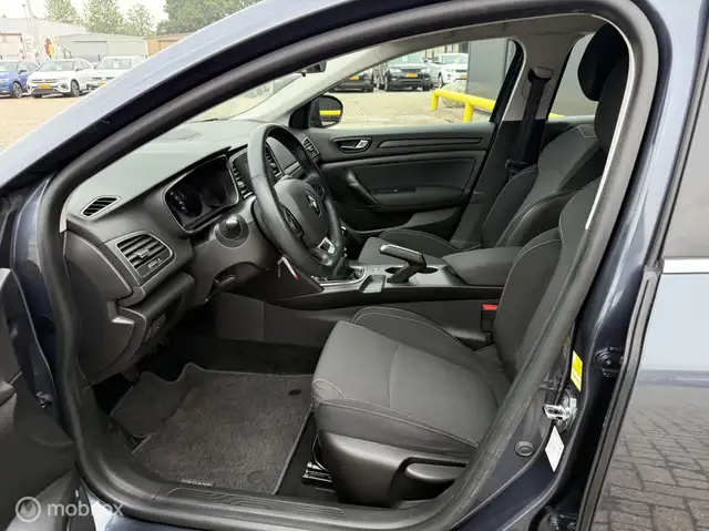 Renault Megane view 10