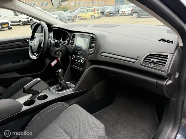 Renault Megane view 13