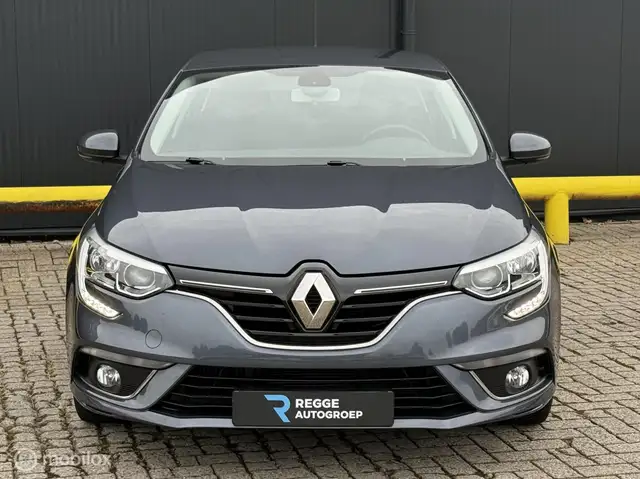 Renault Megane view 5