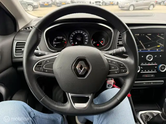 Renault Megane view 12