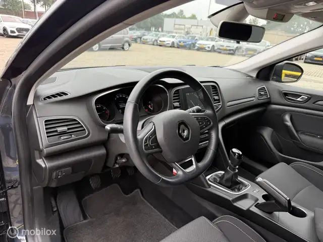 Renault Megane view 11