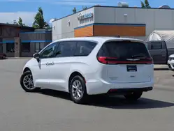 Chrysler Pacifica 2023 — фото 10