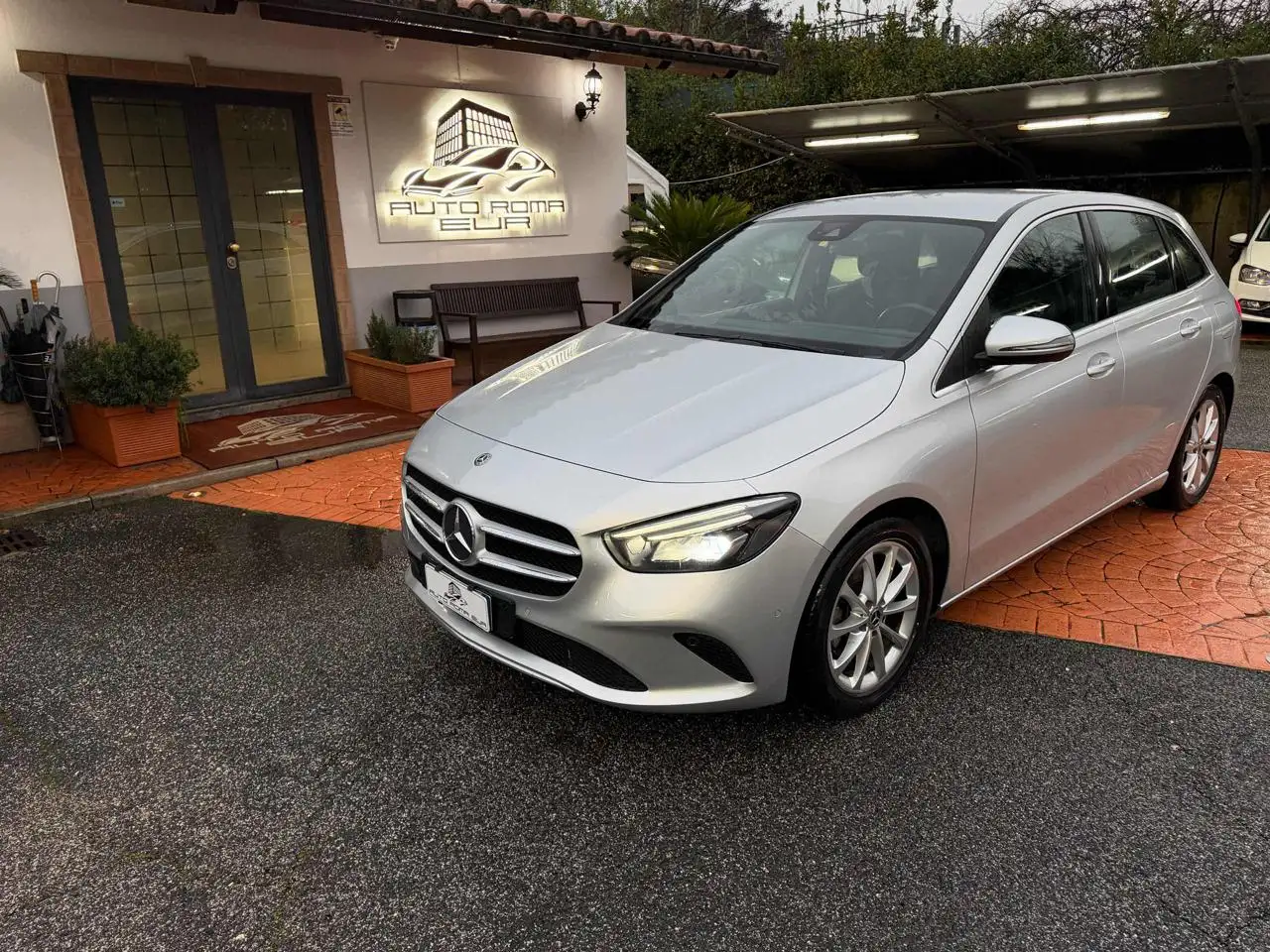 Mercedes-Benz B 200