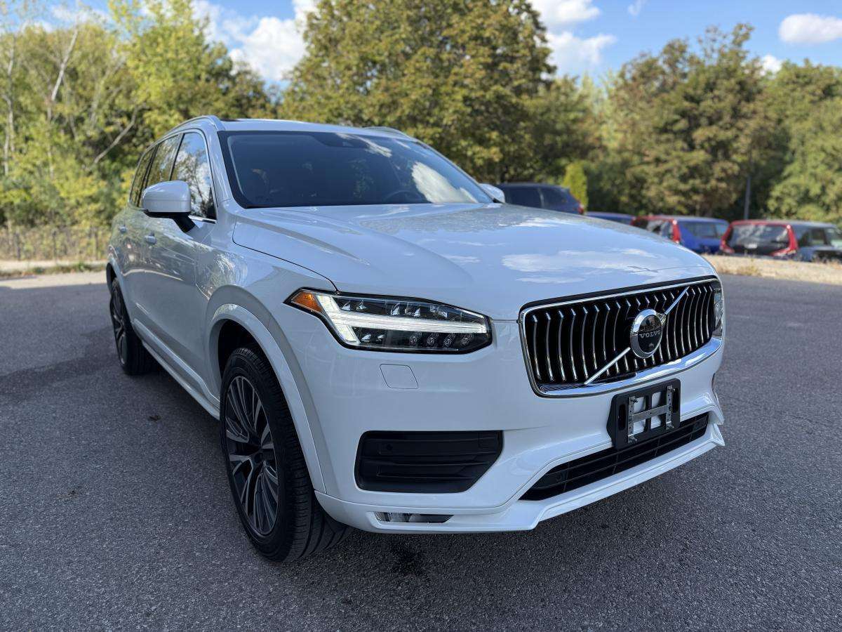 2022 Volvo XC90 T6 AWD Momentum 7-Seater thumb 11