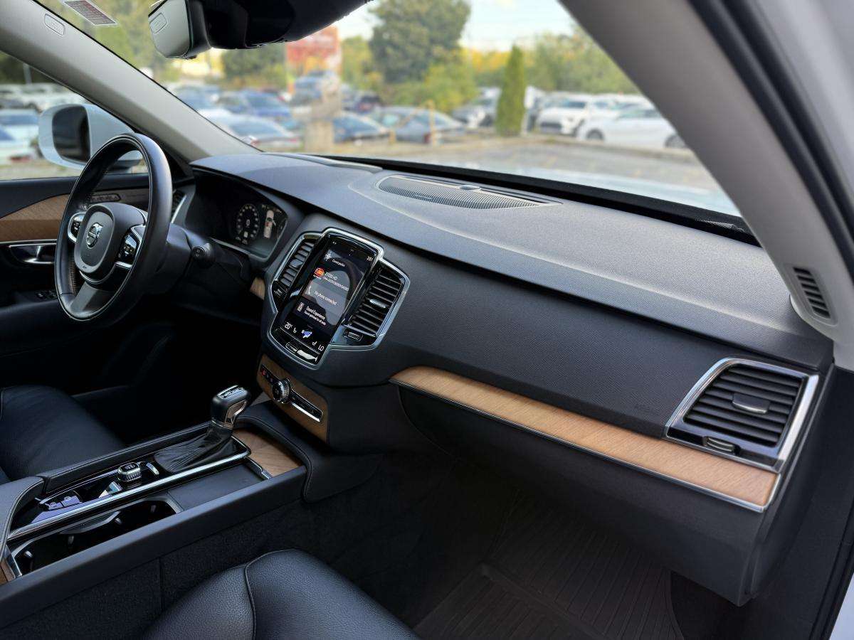 2022 Volvo XC90 T6 AWD Momentum 7-Seater thumb 27