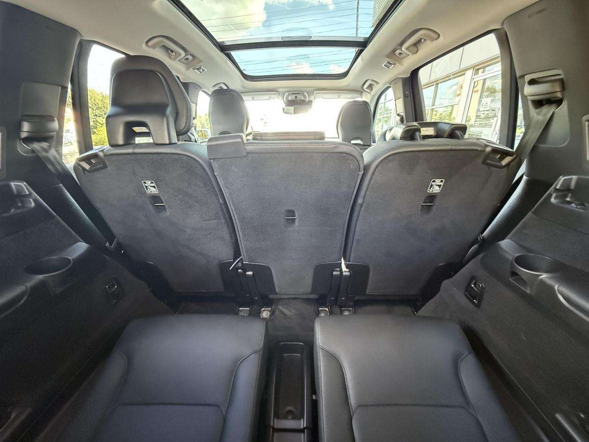 2022 Volvo XC90 T6 AWD Momentum 7-Seater thumb 23