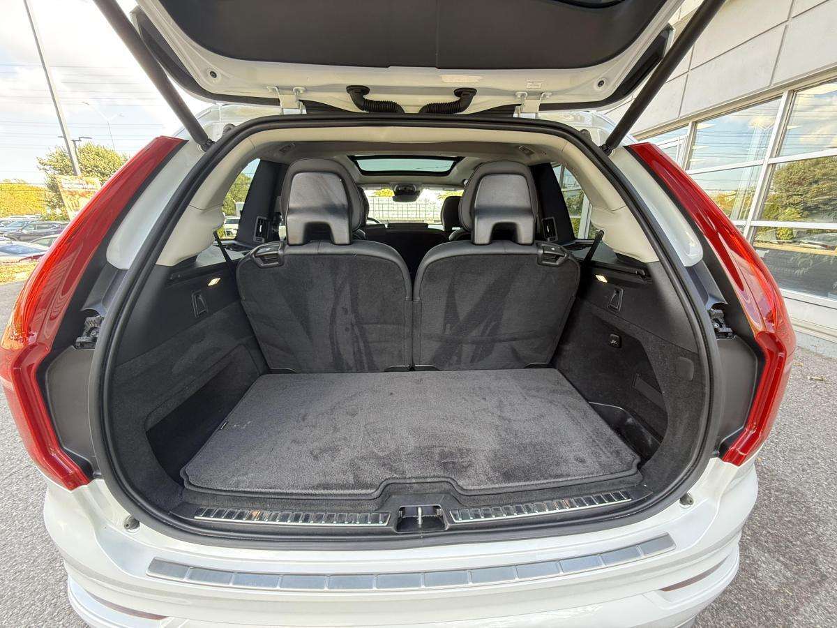2022 Volvo XC90 T6 AWD Momentum 7-Seater thumb 24