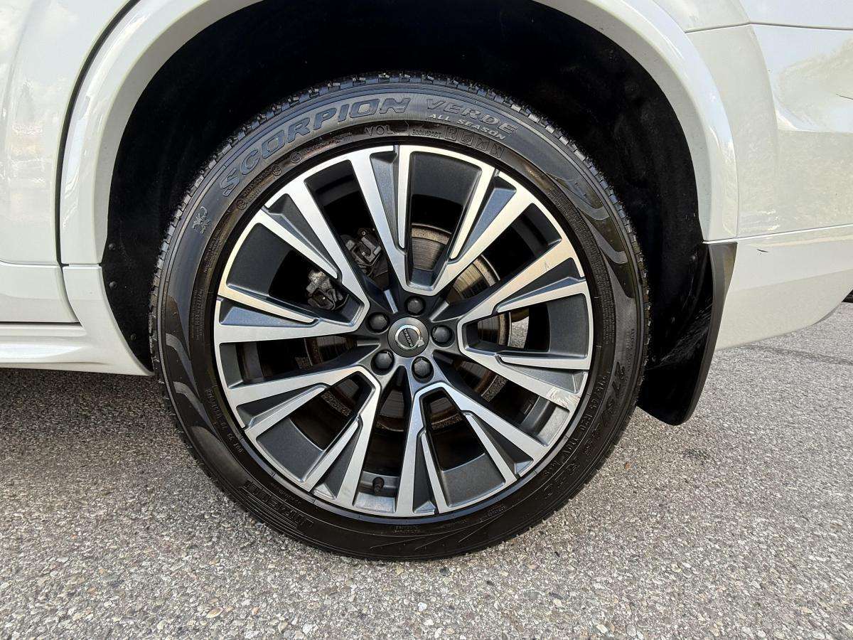 2022 Volvo XC90 T6 AWD Momentum 7-Seater thumb 20