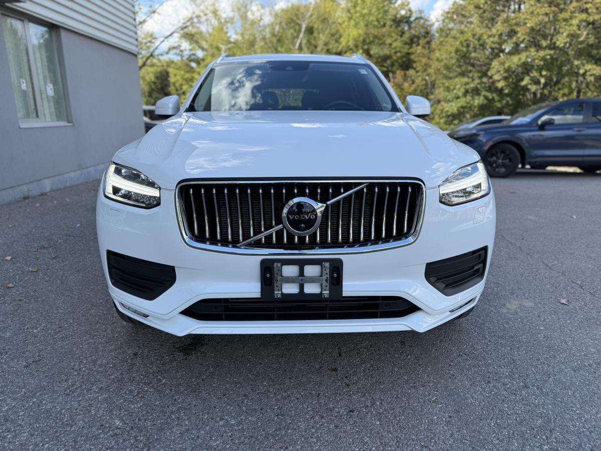2022 Volvo XC90 T6 AWD Momentum 7-Seater thumb 10