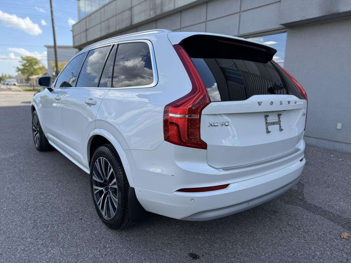 2022 Volvo XC90 T6 AWD Momentum 7-Seater thumb 13