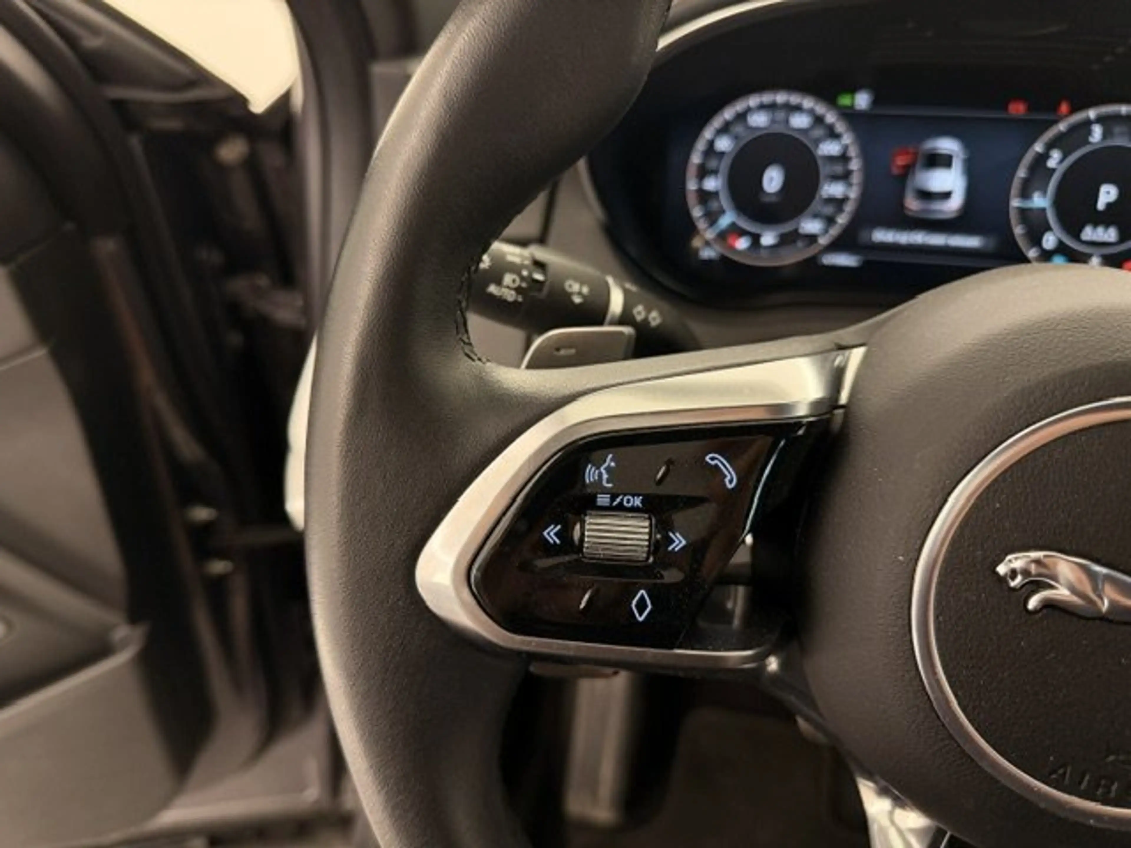 Jaguar E-Pace R-DYNAMIC HYBRID BENZINE AUTOMAAT 41000KM!!!! — photo 14