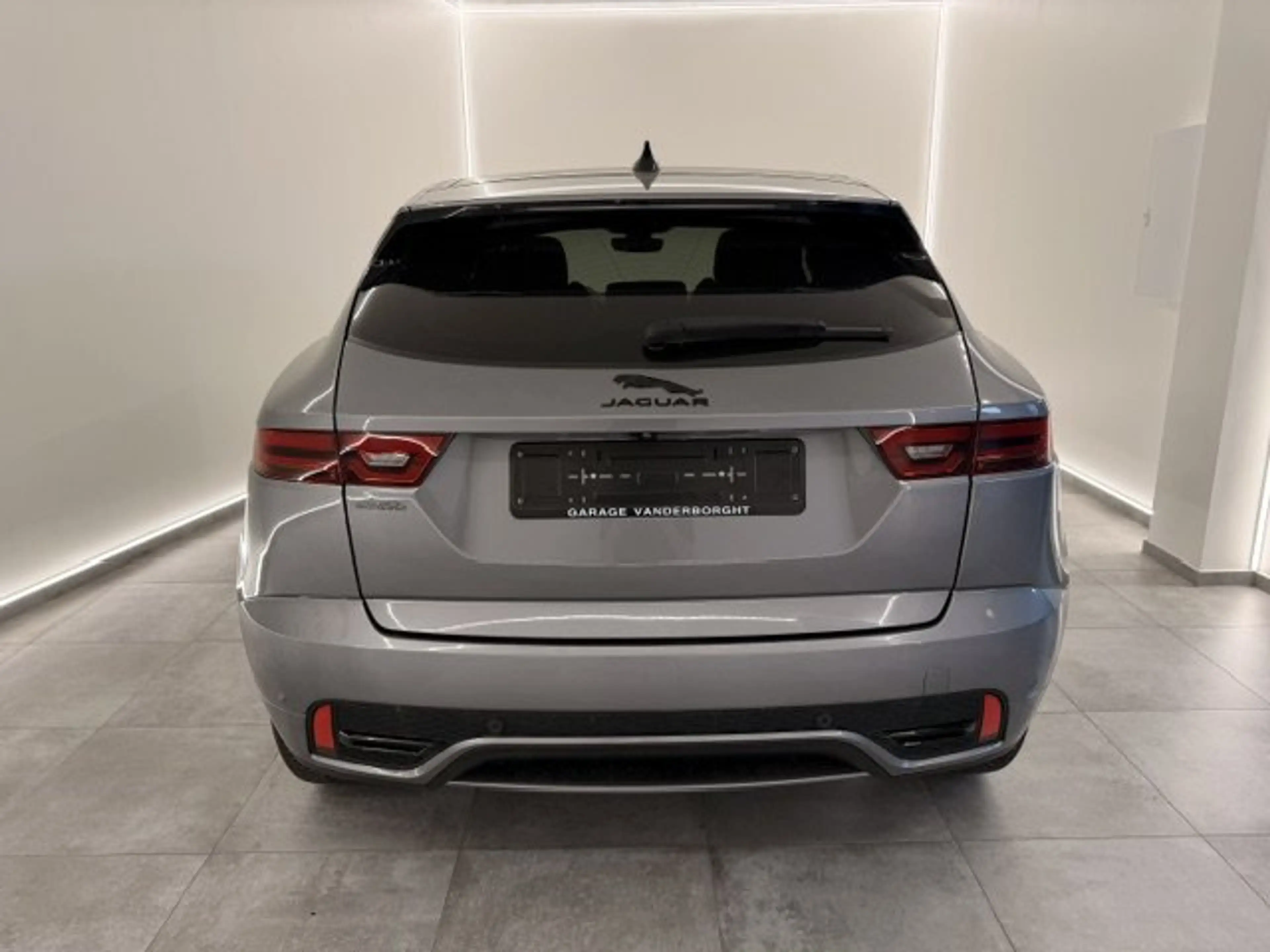Jaguar E-Pace R-DYNAMIC HYBRID BENZINE AUTOMAAT 41000KM!!!! — photo 5