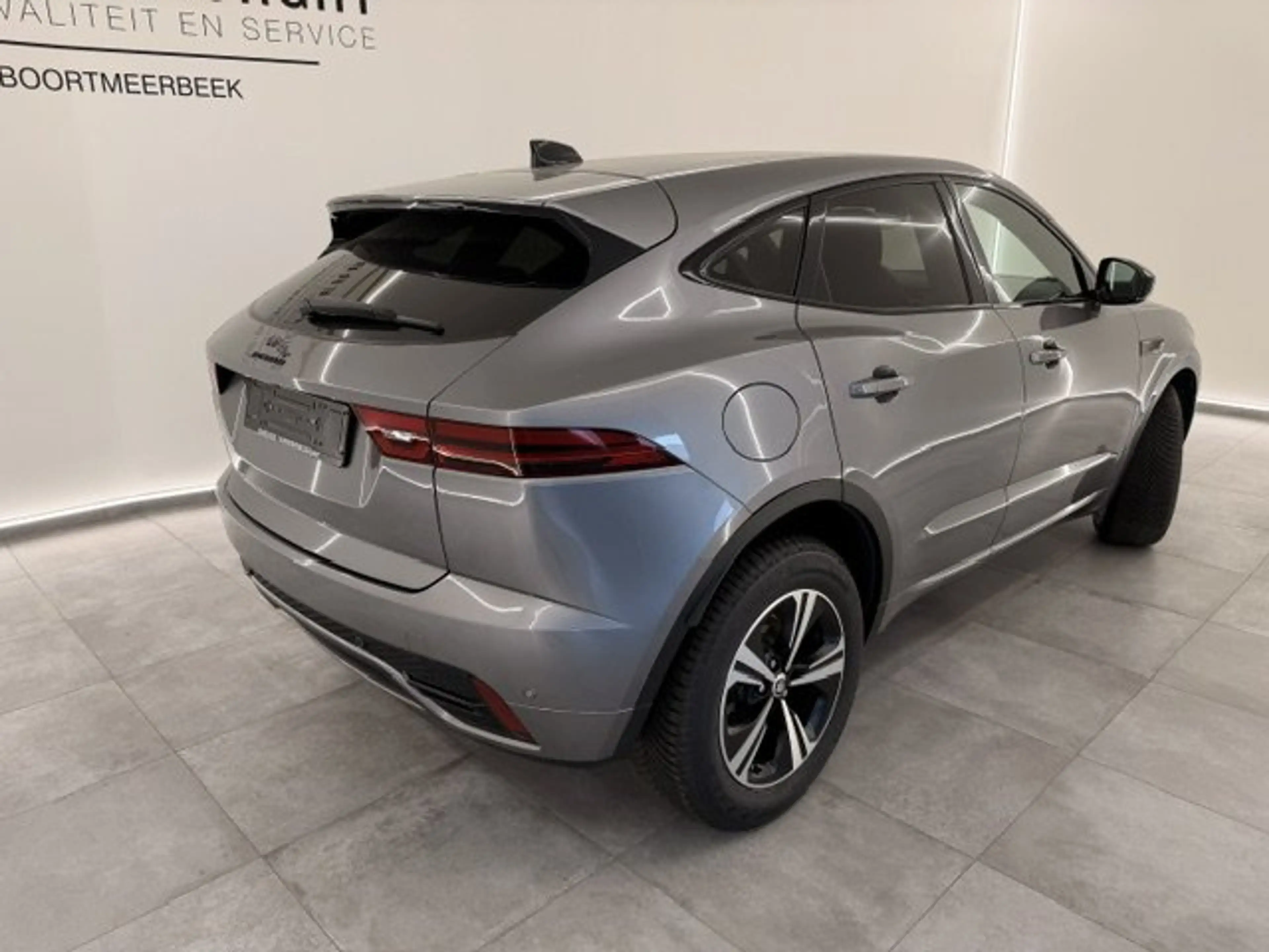 Jaguar E-Pace R-DYNAMIC HYBRID BENZINE AUTOMAAT 41000KM!!!! — photo 4