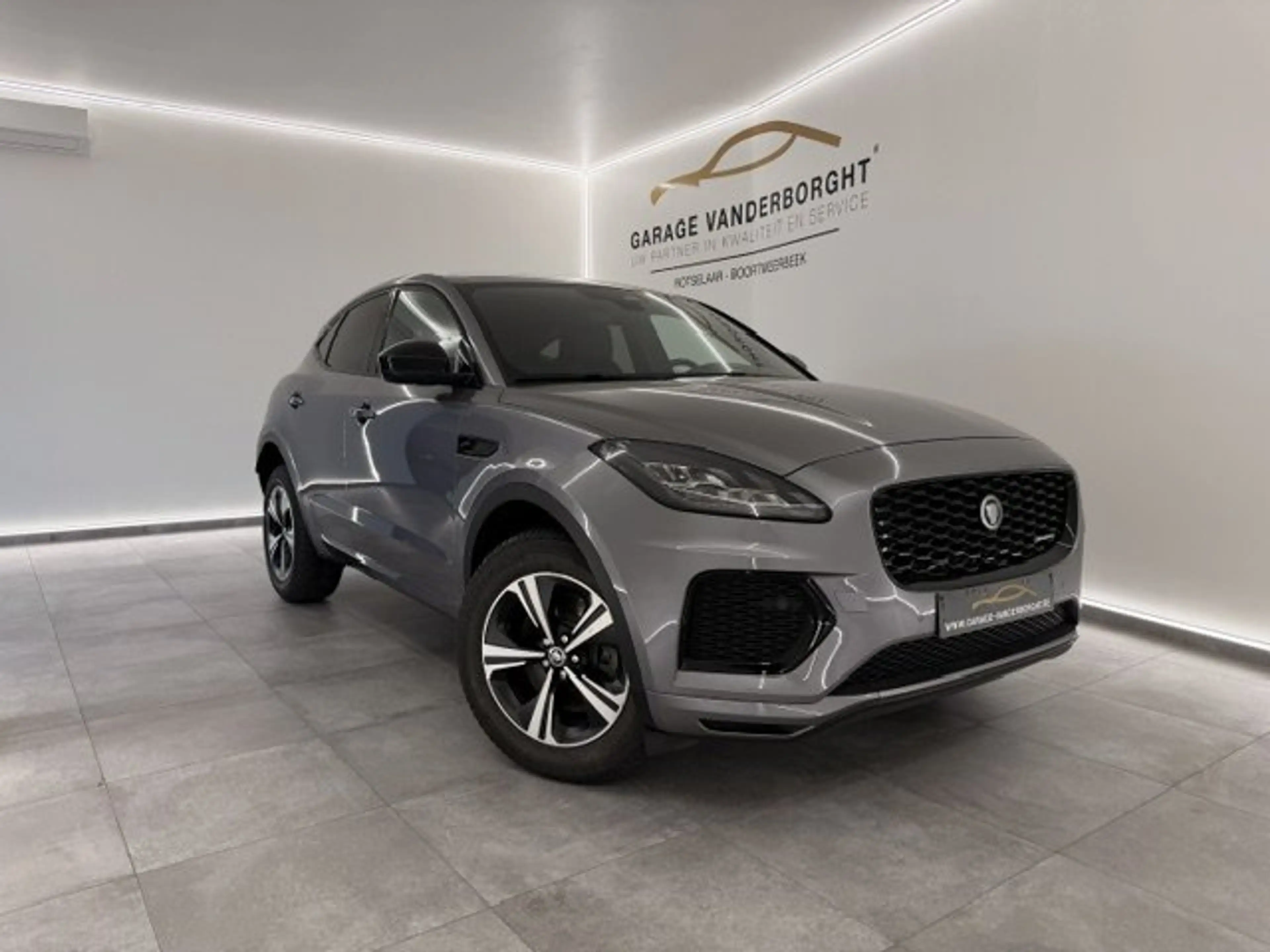 Jaguar E-Pace R-DYNAMIC HYBRID BENZINE AUTOMAAT 41000KM!!!!