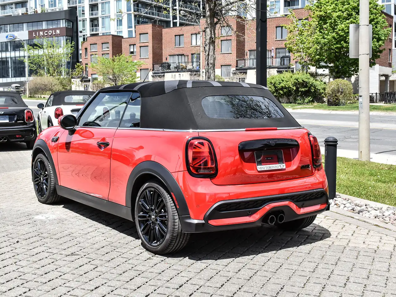 MINI Convertible снимка MINI Convertible