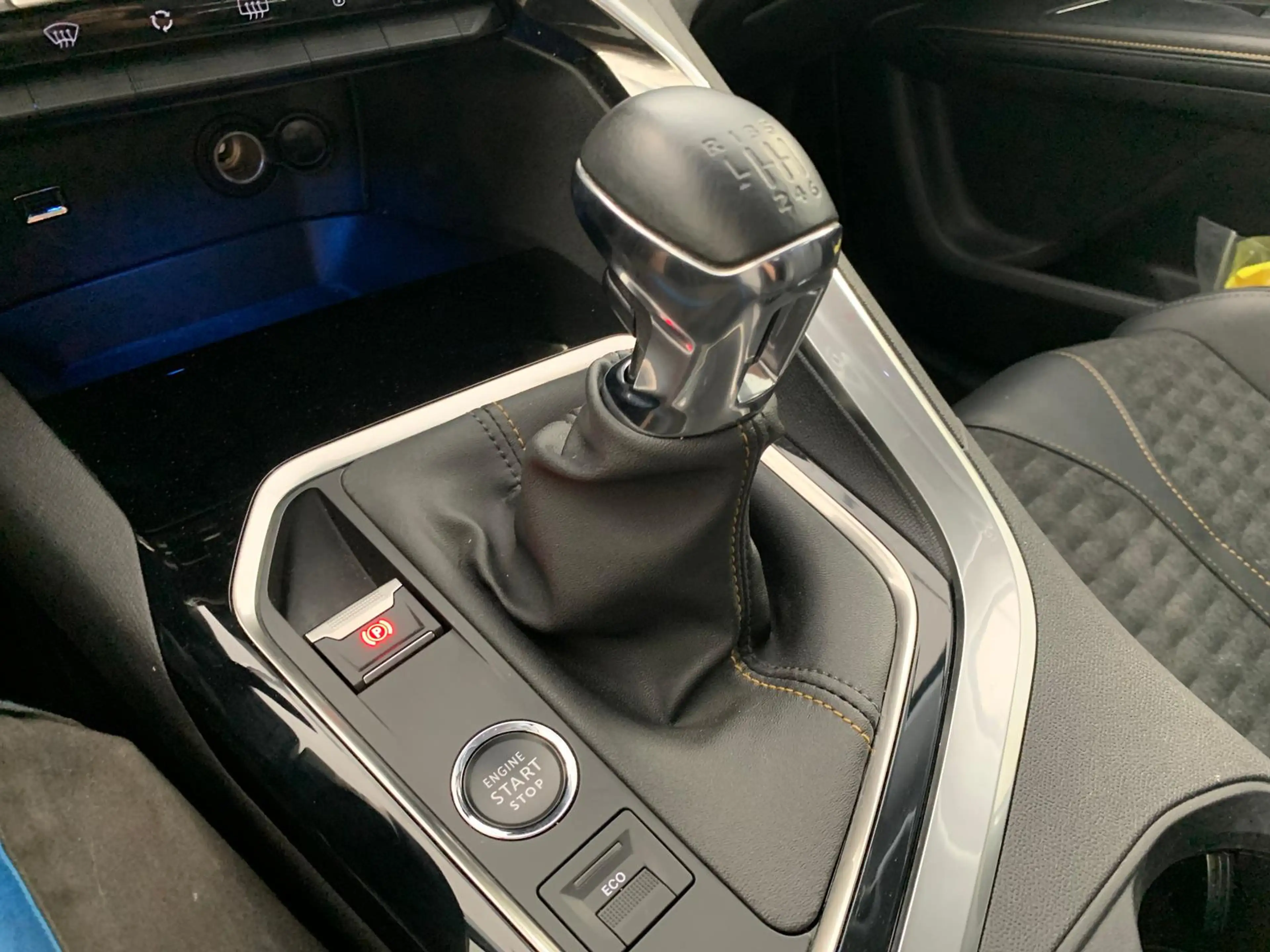 Peugeot 5008 BlueHDI 130 7-Sitze|Leder|ACC|Kam|Keyl.|18" — photo 11