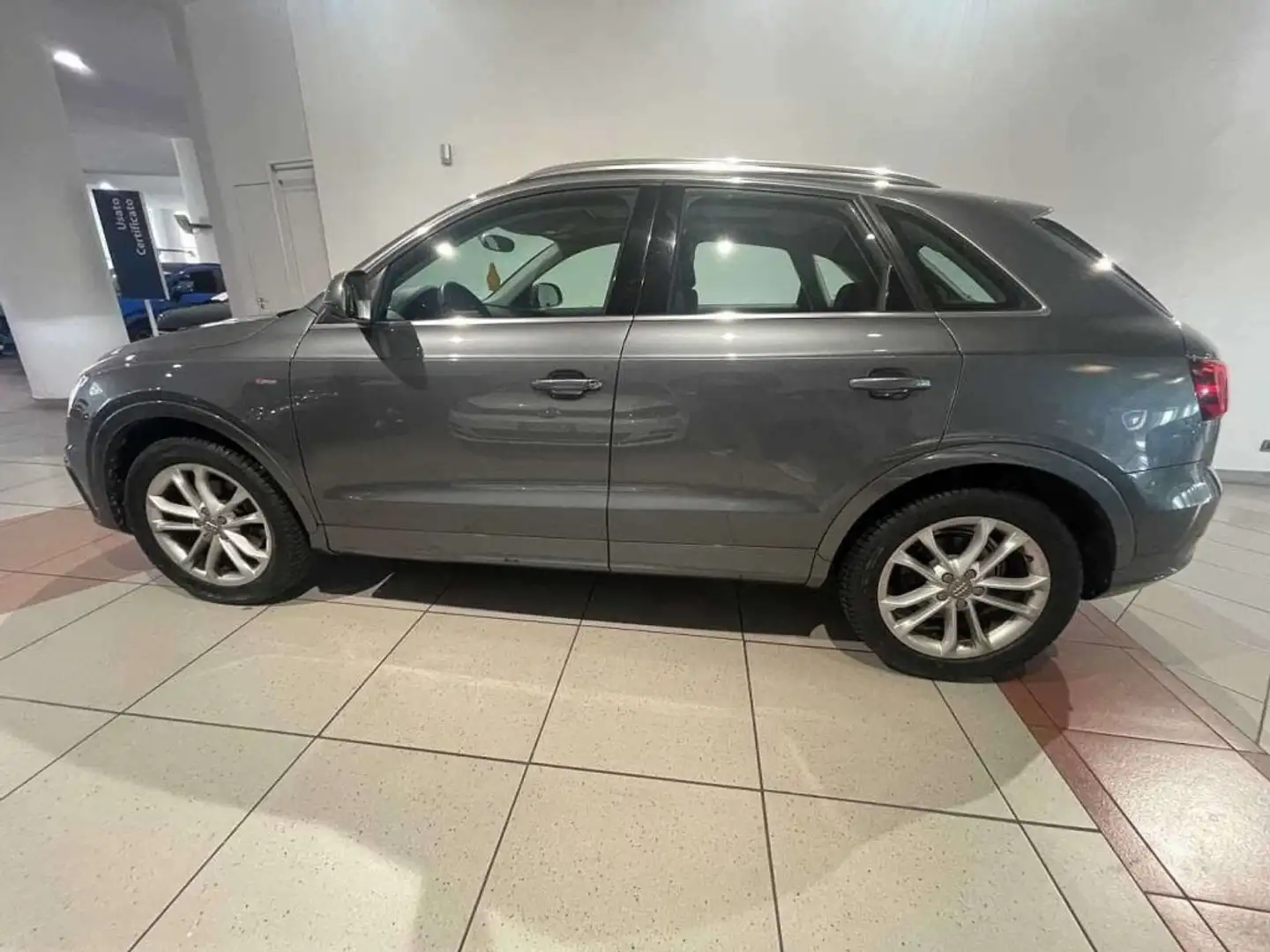 Audi Q3 2.0 TDI quattro S Line Edition Grigio - 2
