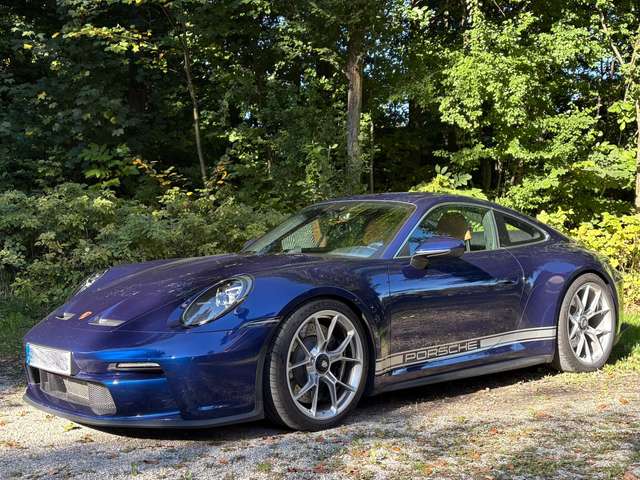 Imagine Porsche 992 911 GT3 Touring Schale Lift Matrix BOSE XPEL Appro