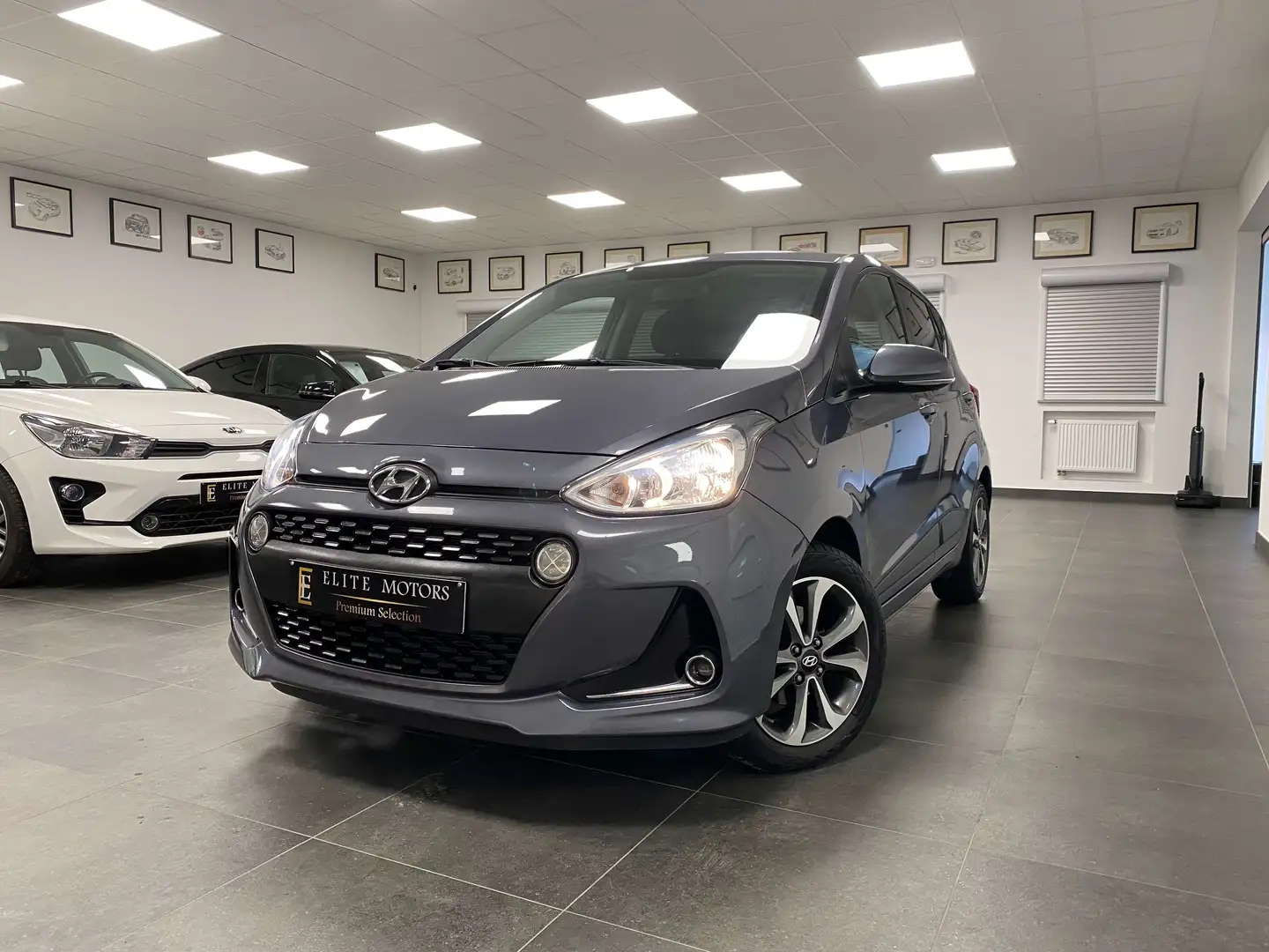 Hyundai i10 i10 1.0i Twist CARNET/ 1erMAIN/ AUTO /CAM/CLIM Argent - 1