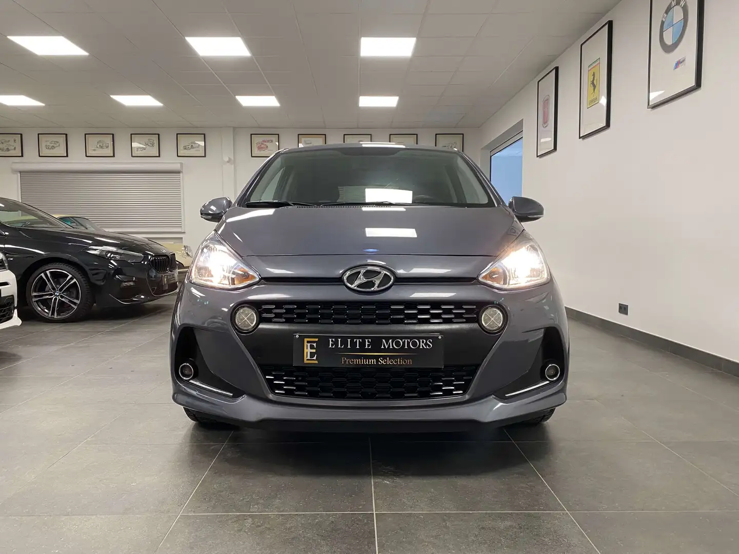 Hyundai i10 i10 1.0i Twist CARNET/ 1erMAIN/ AUTO /CAM/CLIM Argent - 2