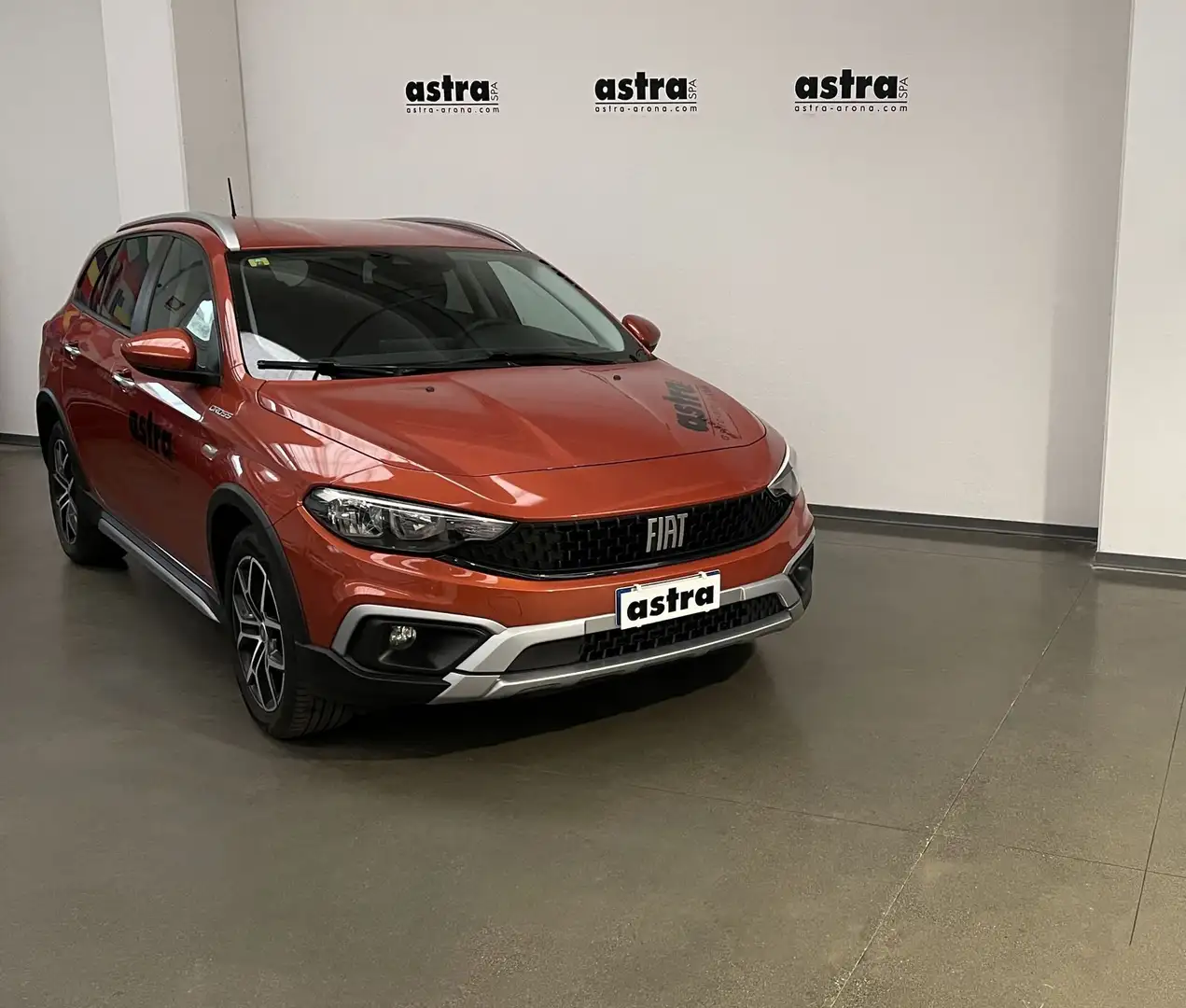 Fiat Tipo 1.0 SW Cross Arancione - 1