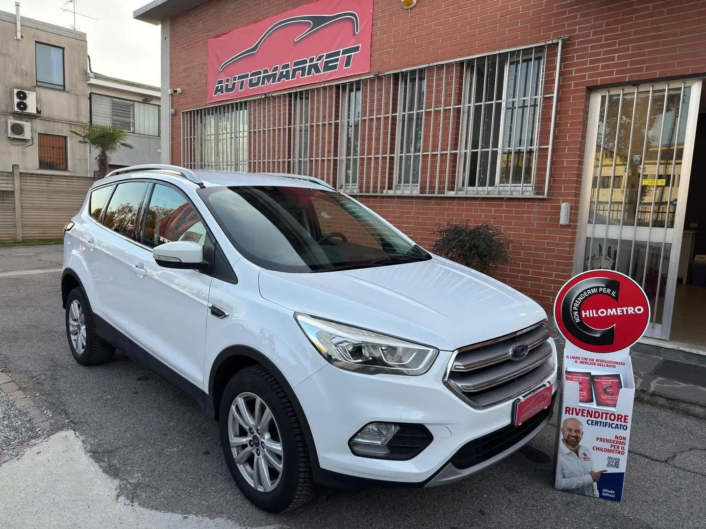 Ford Kuga 1.5 tdci 120cv Titanium Blanc - 1