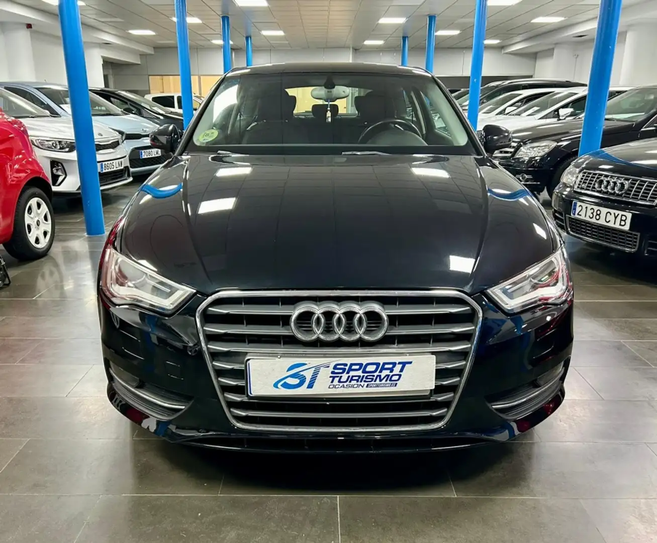Audi A3 1.6TDI Attraction Negro - 2